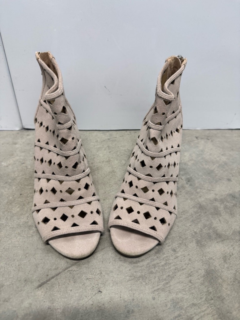 BRAND NEW MICHAEL KORS Women's Taupe Cutout Suede Peep-Toe Ankle Booties - Picture 2 of 8